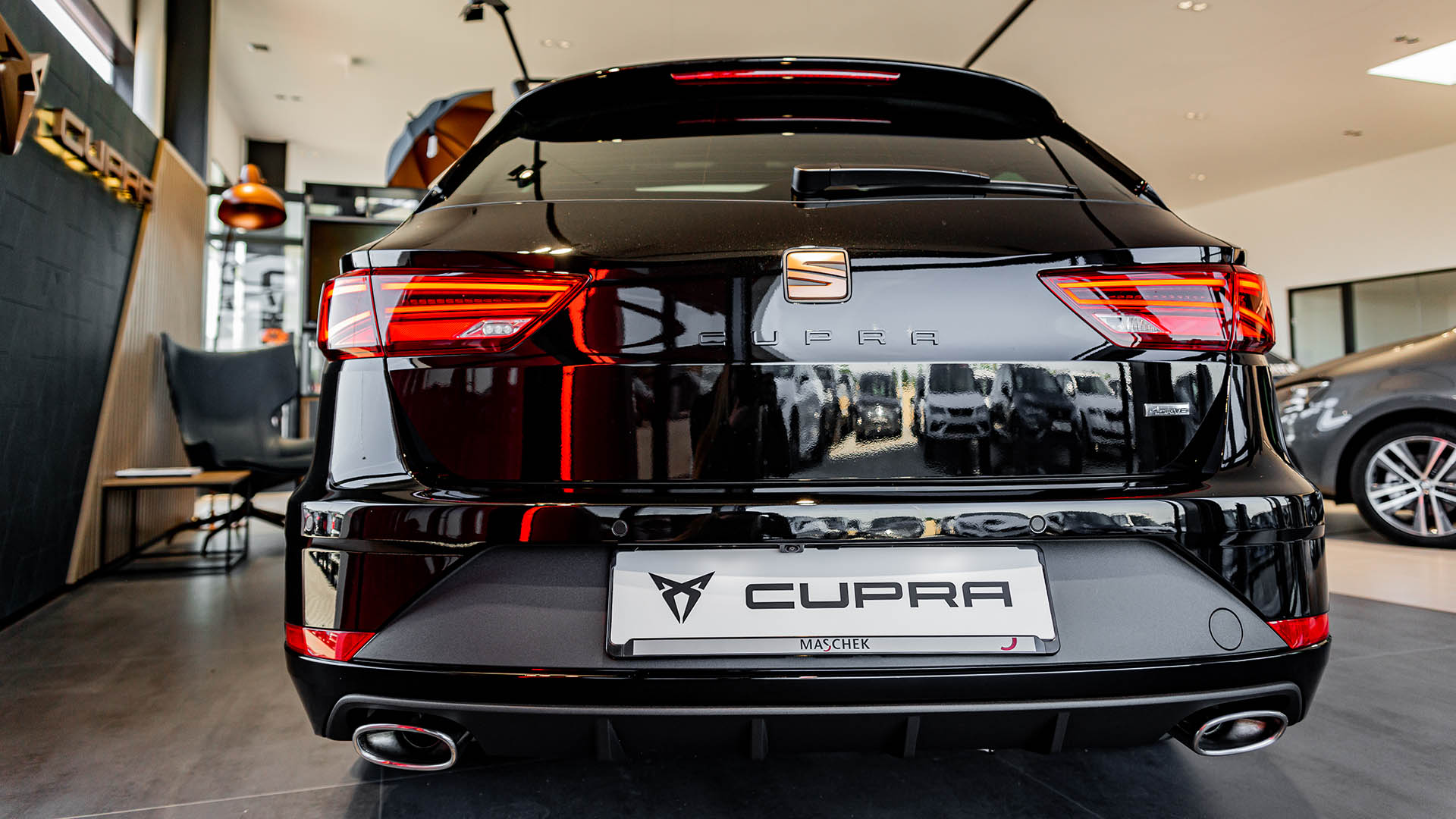 Rückansicht Cupra Leon Sportstourer l Maschek Automobile